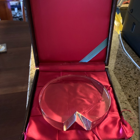 Japanese Hoya Crystal Circular Slab of clear gorgeous crystal! - Picture 2 of 10